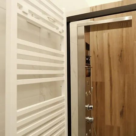 Doryana Luxury * Neapel